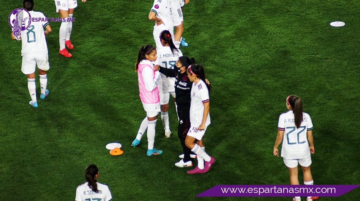 Mónica Vergara, DT de la Selección Femenil de México, está muy orgullosa de sus jugadoras